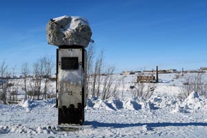 Památník obětem politických represí na místě bývalého tábora Vorkutlag. Vorkuta, stav z r. 2016