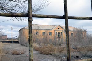 Остатки бывшего здания командования лагеря Степлаг в Казахстане. 2016 год