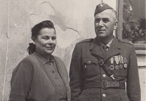 Федір Рябич і Марія Могорита оселилися після війни біля німецького кордону. Одного разу Федір перевів через неї колишнього в'язня ГУЛАГу, свого однополчанина Василя Сличка.