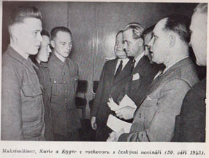 Spolu s dalšími zajatci byl v Praze na podzim roku 1943 využit k protisovětské a protibenešovské propagandistické akci a následně patrně popraven. Na snímku je Karel Egger zachycen v rozhovoru s protektorátními novináři, fotografie se stala součástí propagandistické knihy Váleční zajatci vypovídají.