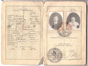 Československý cestovní pas Václava Pišla a jeho manželky Marie Pišlové
