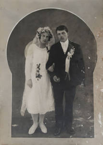 Vladimír Kopecký z české obce Okilok na Volyni vešel ve svazek manželský s Antonií Vlkovou dne 23. 2. 1927 v Selenčině.