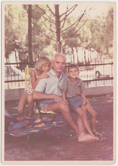 Michail Mondič se svými dětmi na dovolené v Itálii v roce 1966 zdroj: archiv Alexandra Mondiče